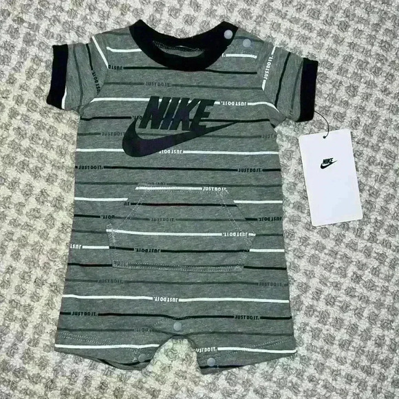 Nike Baby Boy Infant Shortall (Dark Grey Heather Black, Newborn) - Picture 1 of 7